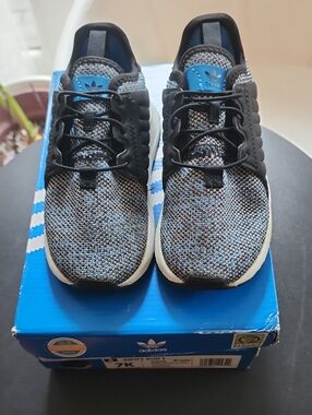 Adidas Originals X_PLR J sneakers in a grey and blue knit pattern with elastic l